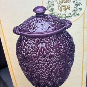 Purple Ceramic Cluster Grapes & Leaves Cookie Jar Canister
